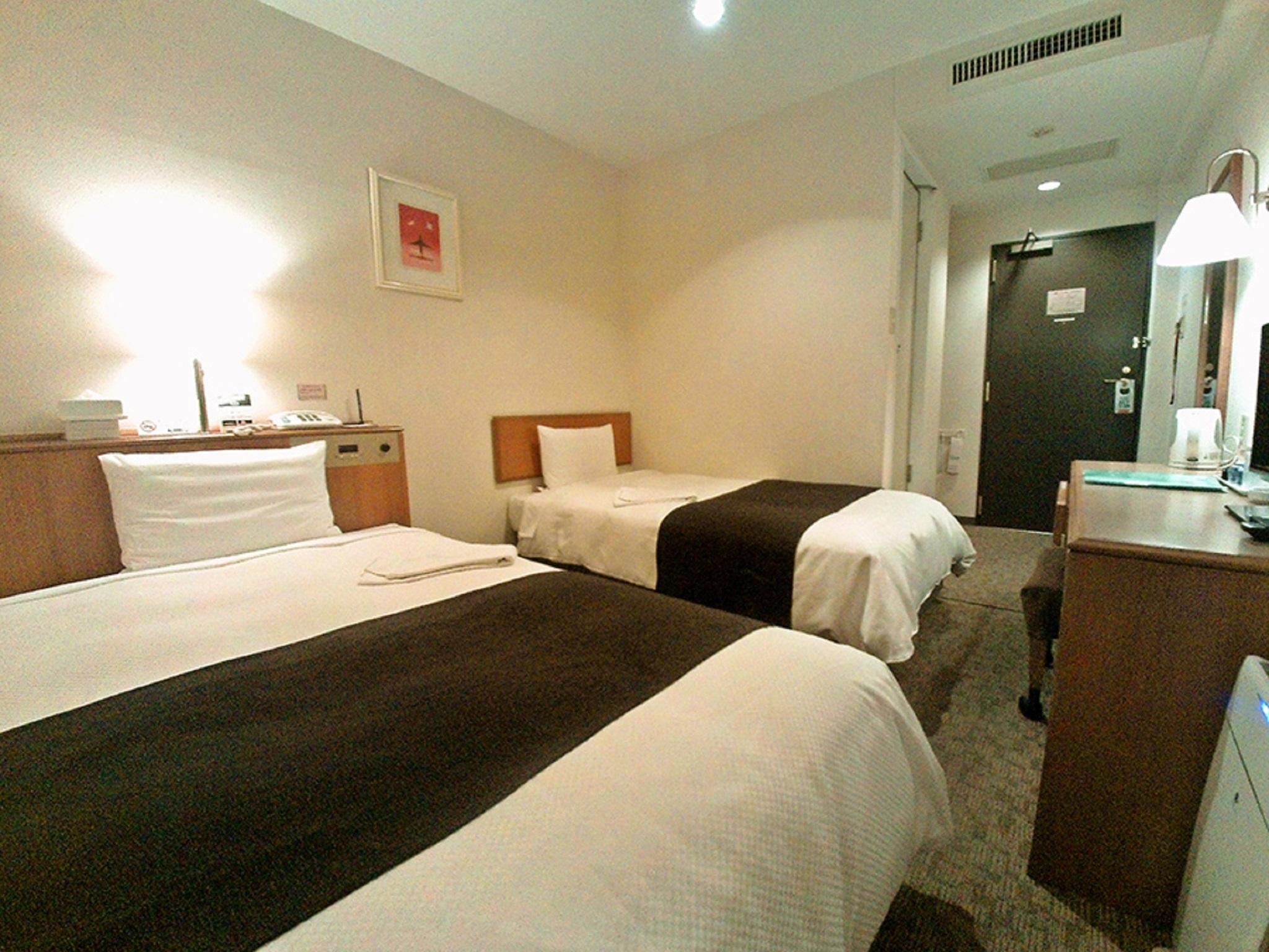 Smile Hotel Tokyo Ayase Ekimae Bagian luar foto