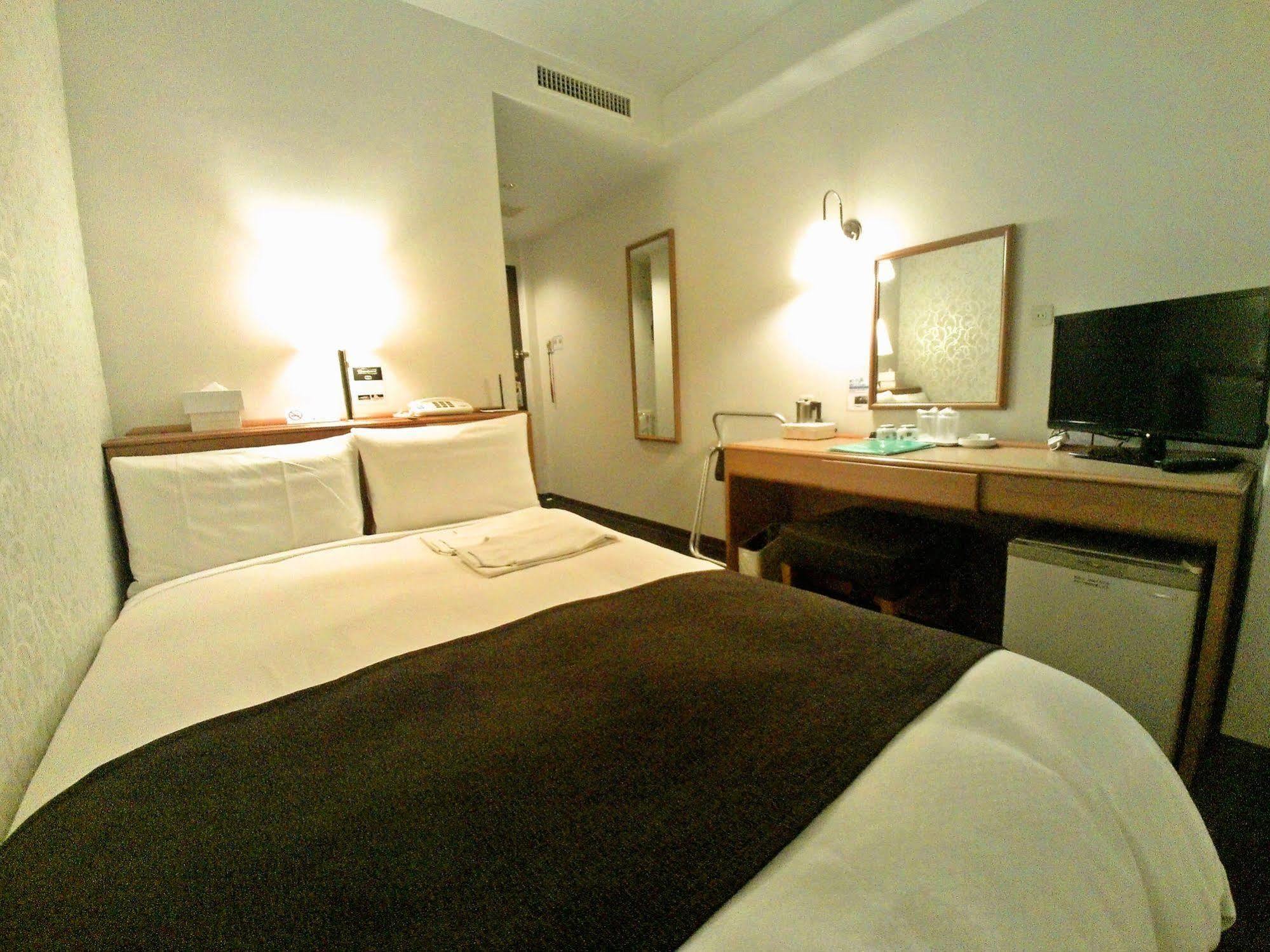 Smile Hotel Tokyo Ayase Ekimae Bagian luar foto